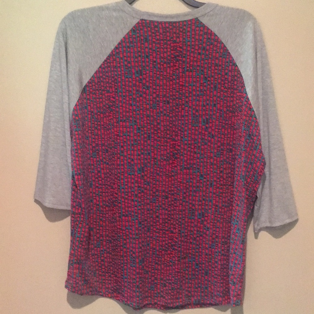 LulaRoe Randy T-shirt - Picture 5 of 6